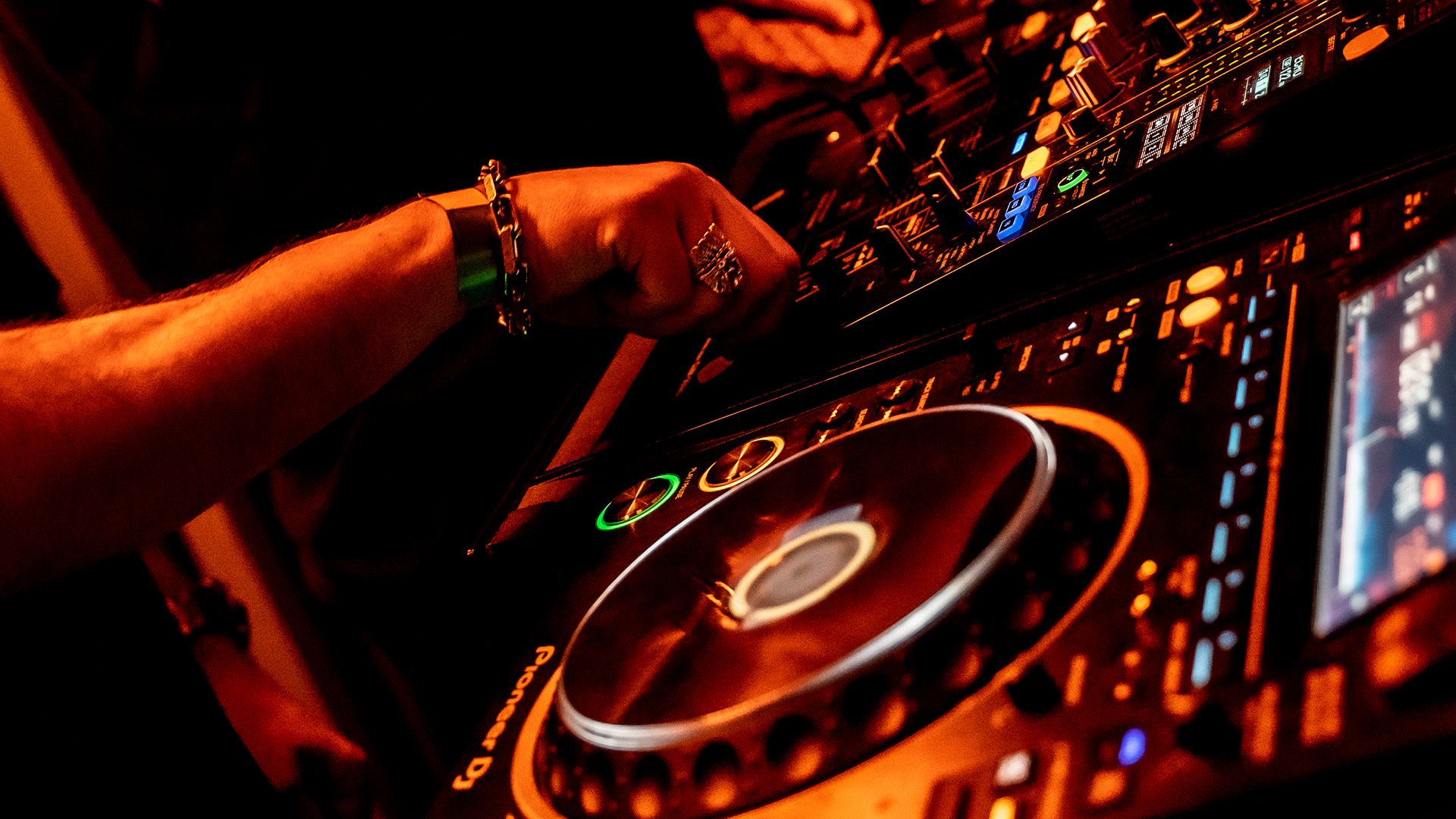DJ turntables